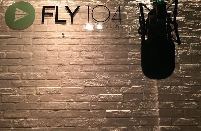fly104