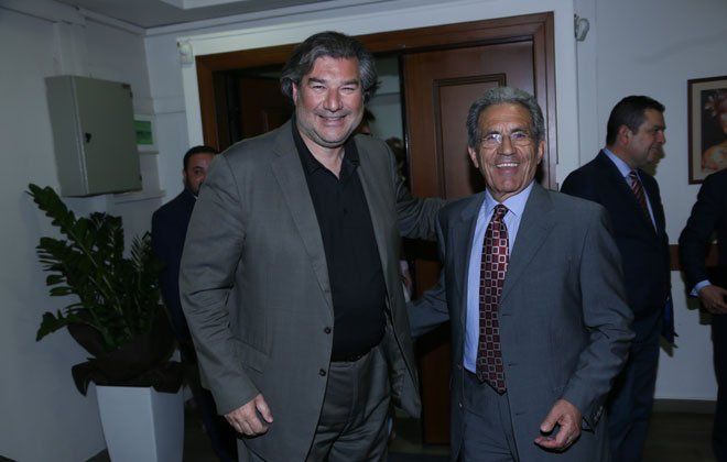 Φώτης Σιούμπουρας (διευθυντής Εφημερίδας Παρασκήνιο), με τον Νίκο Καραχάλιο