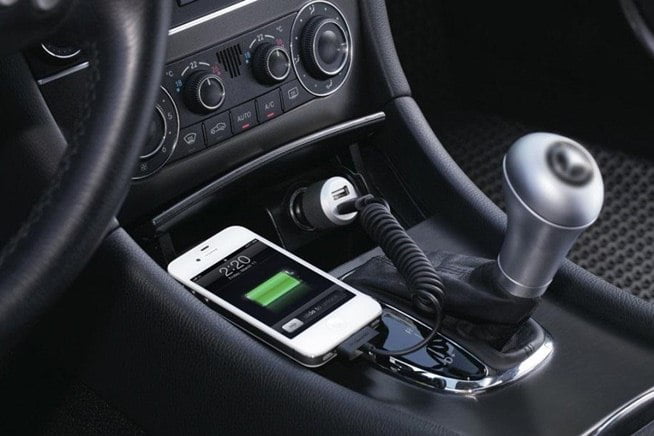 Γιατί δεν πρέπει να φορτίζετε το smartphone στο αυτοκίνητο