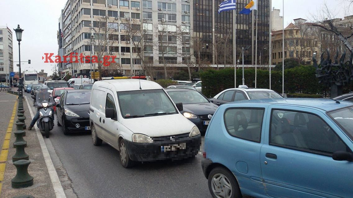 Πρόστιμο 1.000 ευρώ στα φορτηγά που κινούνται χωρίς άδεια στο παράπλευρο οδικό δίκτυο
