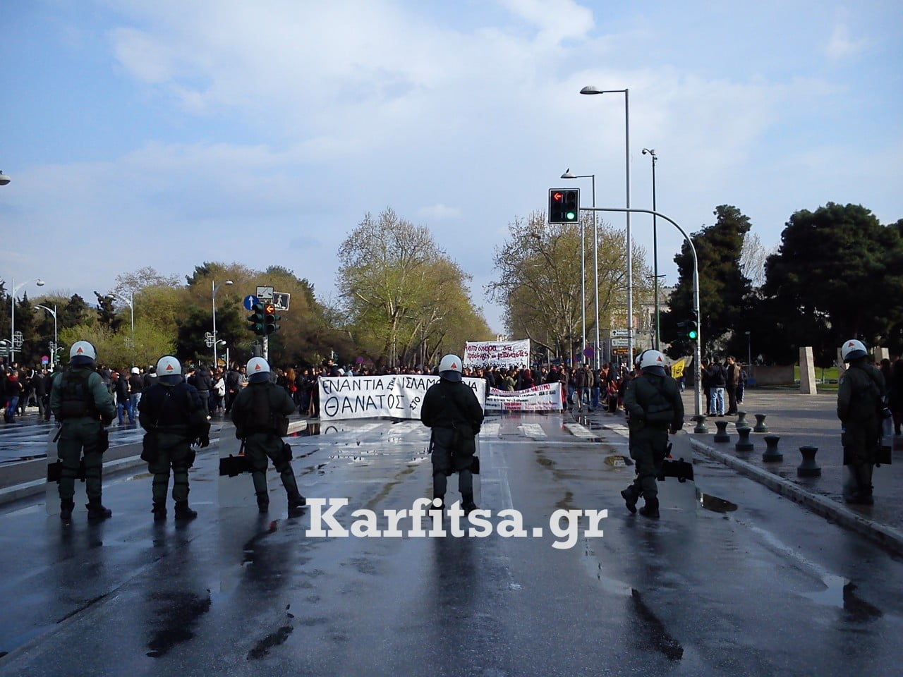 Oλοκληρώθηκε η αντιφασιστική πορεία στη Θεσσαλονίκη