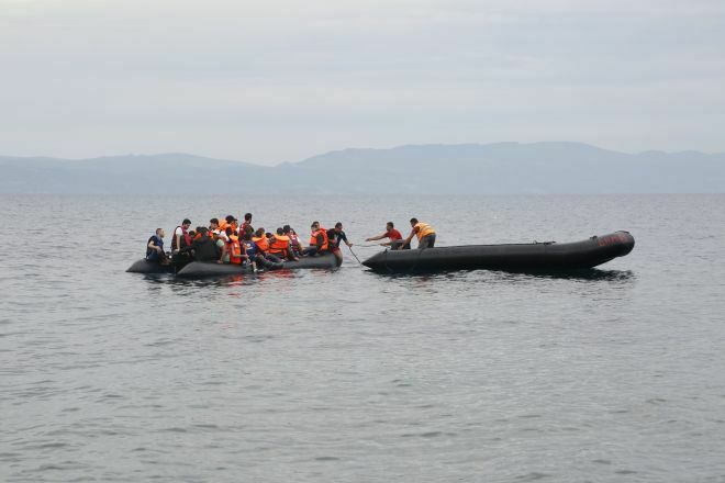 Βάρκα με 51 πρόσφυγες στη Μυτιλήνη