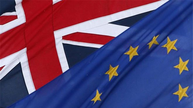 Απομακρύνεται το Brexit;-Προβάδισμα του «ναι» στις δημοσκοπήσεις