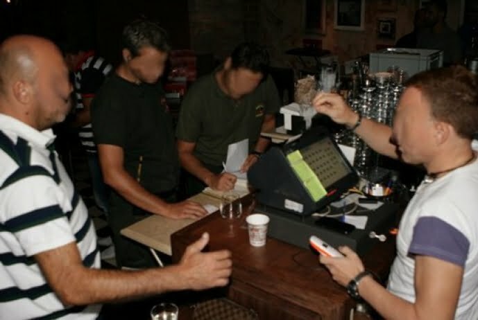"Σάρωσαν" τα μπαρ Θεσσαλονίκης οι έλεγχοι ΕΛ.ΑΣ. – Δημοτικής Αστυνομίας