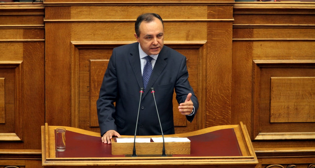 Θ. Καράογλου: «Ο ΣΥΡΙΖΑ τύλιξε την Ελλάδα σε 7.500 κόλλες χαρτιού»