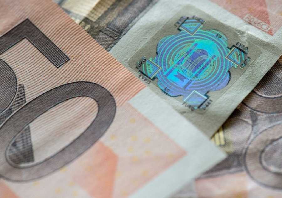 Νομοθετική ρύθμιση για την αυτόματη επιστροφή φόρων έως 10.000 ευρώ