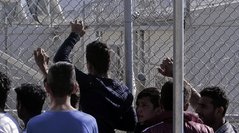 Ξύλο και ληστεία μεταξύ μεταναστών στη Μόρια