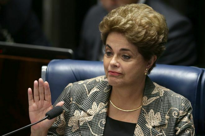 Καθαιρέθηκε η Ρούσεφ από πρόεδρος της Βραζιλίας
