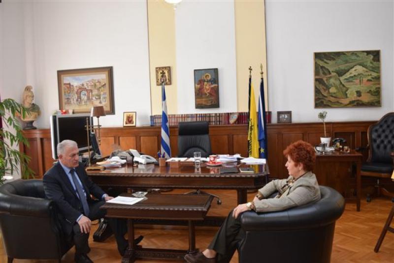 "Σύσκεψη σε υπουργείο μόνο με βουλευτές… ΣΥΡΙΖΑ"