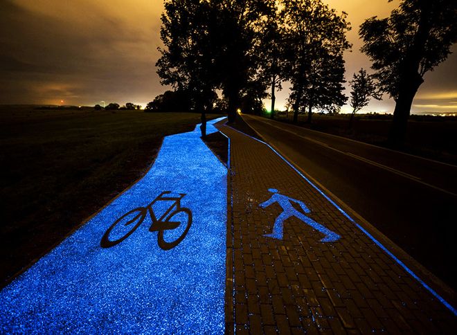 Ποδηλατόδρομος που λαμπυρίζει τη νύχτα(ΦΩΤΟ)