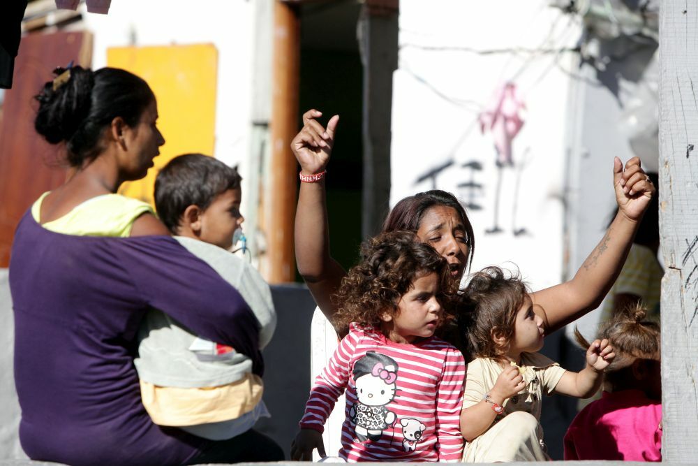 Κάτω από το όριο της φτώχειας το 96% των Ρομά στην Ελλάδα