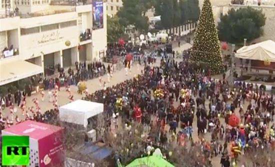 Χριστούγεννα στη Βηθλεέμ – Πιστοί συρρέουν απ' όλον τον κόσμο(BINTEO)