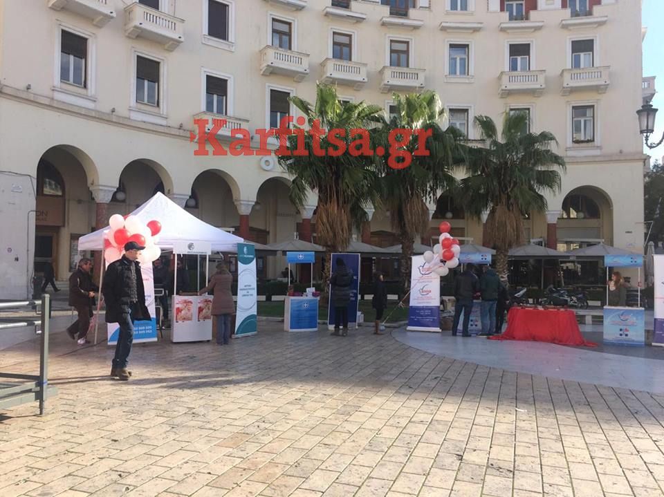 Η πλατεία της Θεσσαλονίκης που ρίχνεται στην… μάχη για την πρόληψη του AIDS