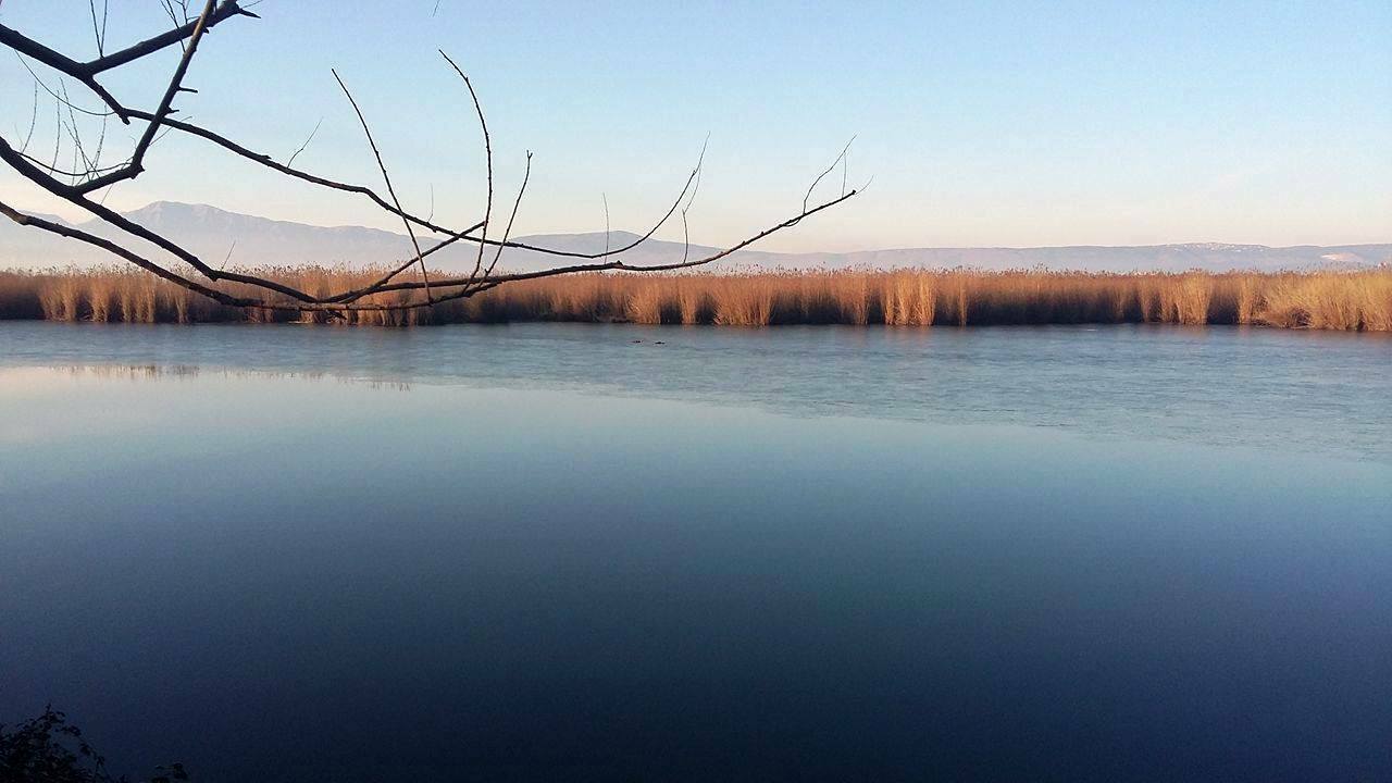Πάγωσαν τμήματα στην επιφάνεια της λίμνης των Ιωαννίνων(ΦΩΤΟ)