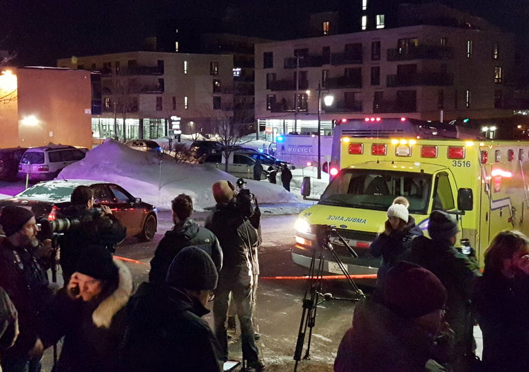 Έξι νεκροί και οκτώ τραυματίες από επίθεση ενόπλων σε τζαμί