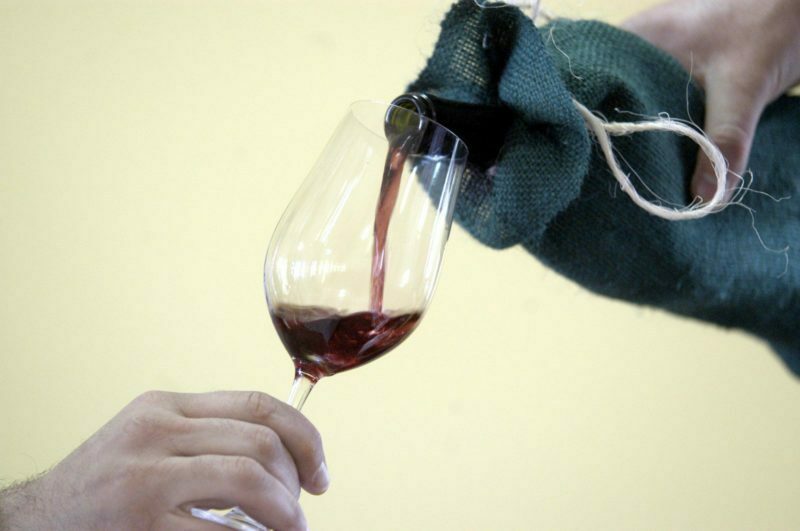Κατάργηση του Ειδικού Φόρου Κατανάλωσης στο κρασί με τροπολογία