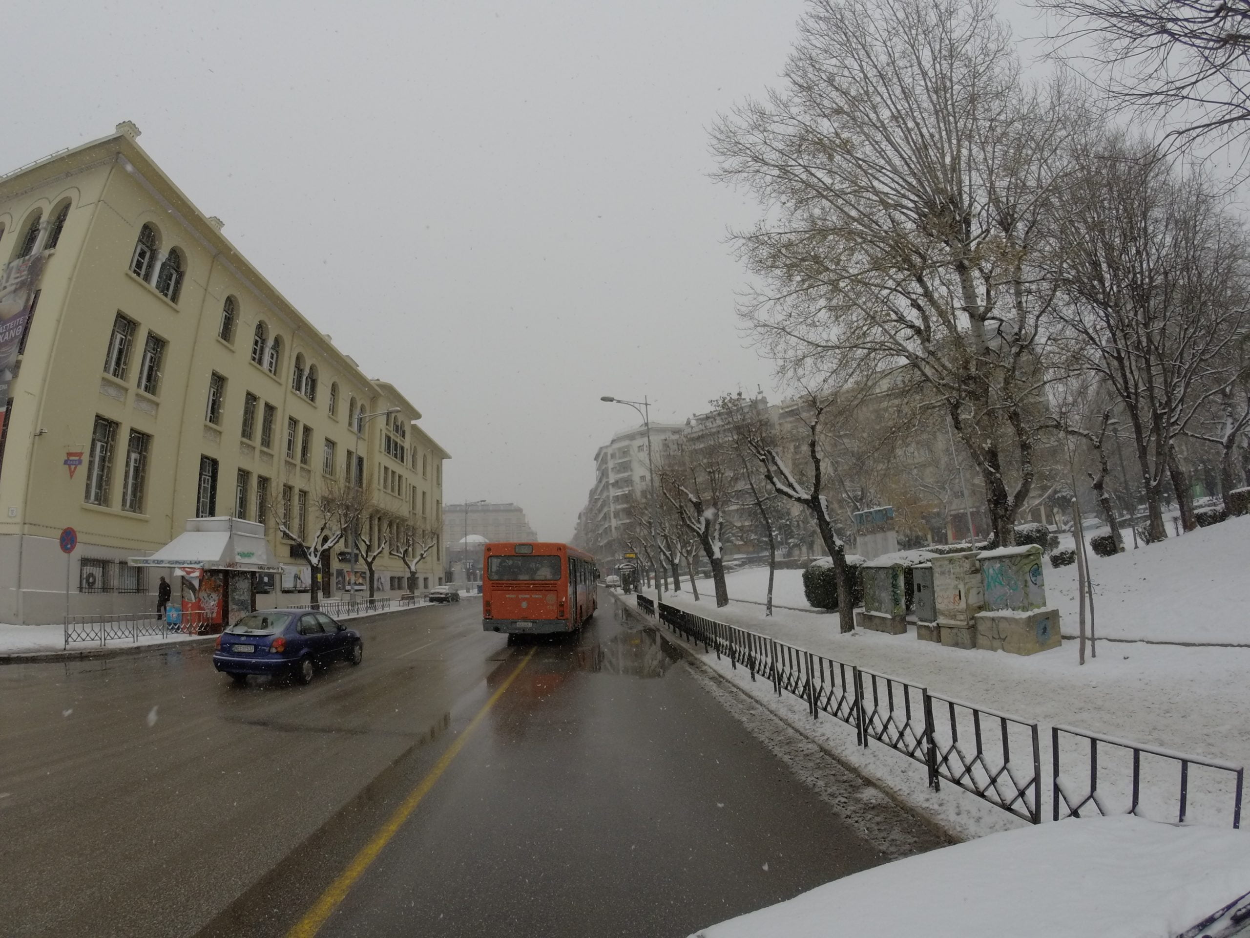 Aνοιχτοί οι κεντρικοί οδοί της Θεσσαλονίκης (ΦΩΤΟ)
