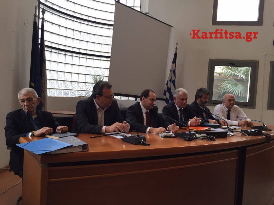 Οι συμμετέχοντες στη σύσκεψη για το μέλλον των αστικών συγκοινωνιών της Θεσσαλονίκης (ΦΩΤΟ)