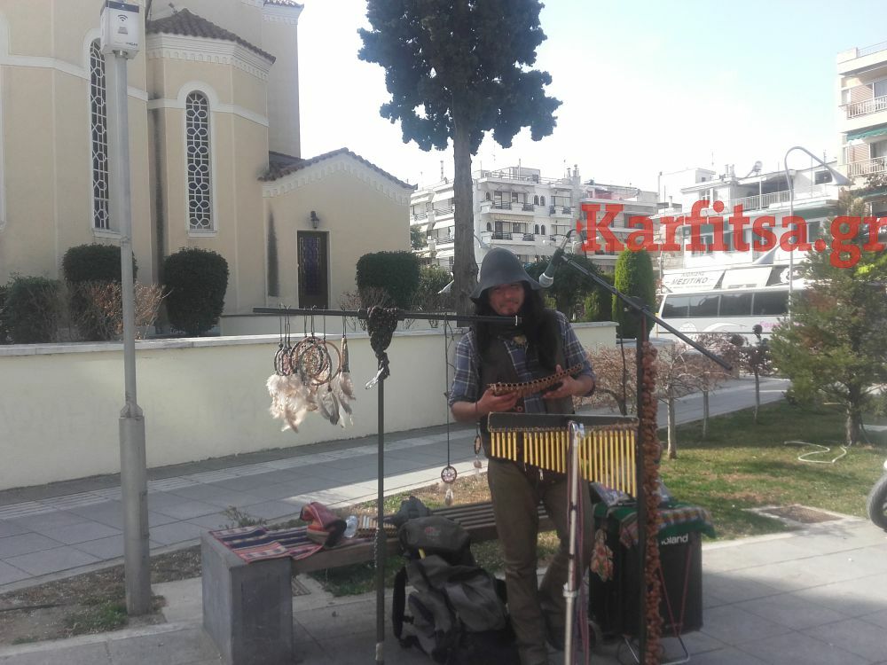 Μουσικός από το Περού «προσγειώθηκε» στη Θεσσαλονίκη (ΦΩΤΟ)