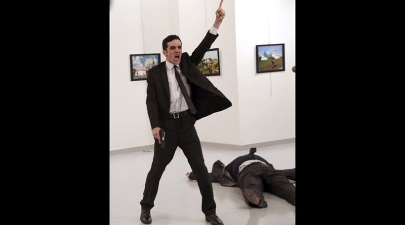 Το πρώτο βραβείο World Press Photo στη φωτογραφία του δολοφόνου του Ρώσου πρέσβη