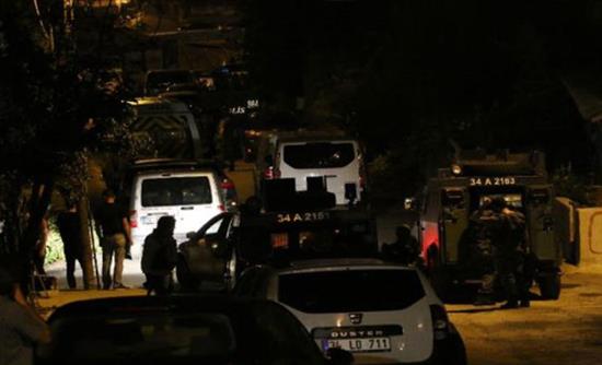 Κωνσταντινούπολη: Βγήκαν στα παράθυρα χτυπώντας κατσαρόλες κατά του Ερντογάν(BINTEO)