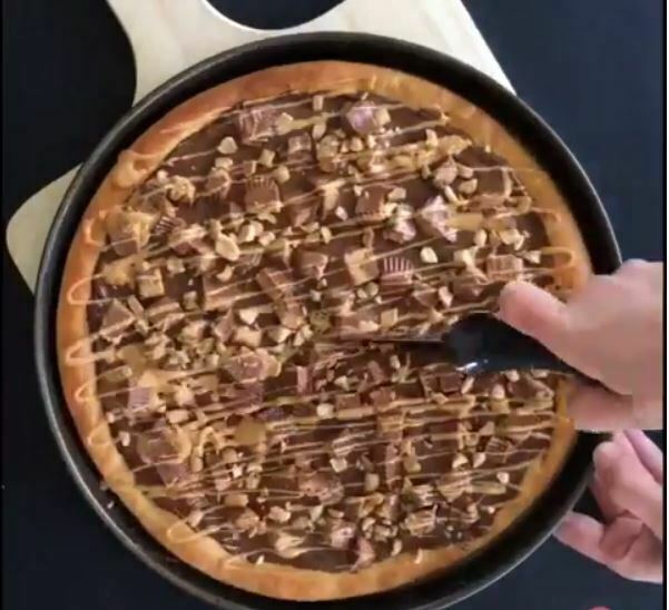 DIY: Σοκολατένια πίτσα με φιστικοβούτυρο (BINTEO)