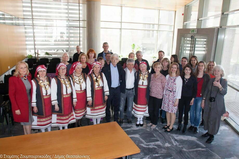 Ο Γιάννης Μπουτάρης υποδέχτηκε τη χορευτική ομάδα της Κολωνίας (ΦΩΤΟ)