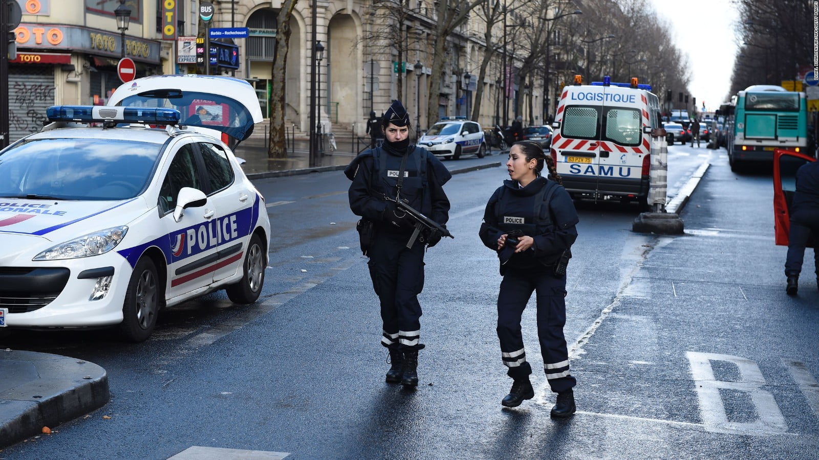 Έκτακτο: Έκρηξη σε λεωφορείο στο Παρίσι