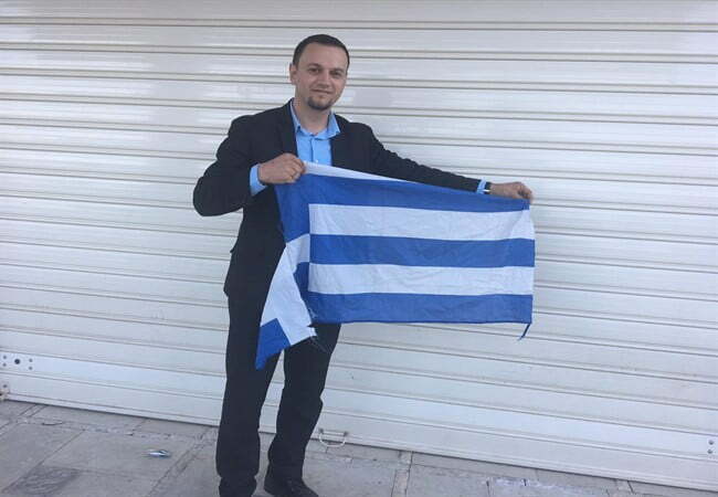 Συνελήφθη ο Αλβανός εθνικιστής που έκαιγε ελληνικές σημαίες