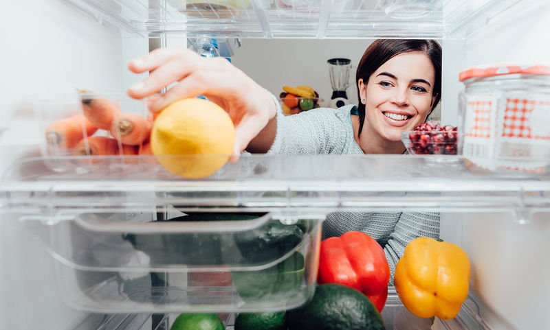 Ποια φρούτα και λαχανικά μπαίνουν στο ψυγείο και ποια μπορείτε να αφήσετε εκτός