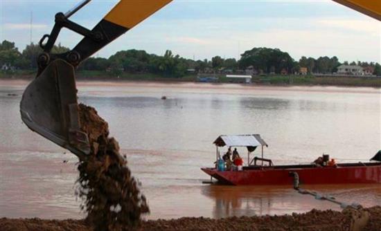 Η Καμπότζη απαγορεύει τις εξαγωγές άμμου
