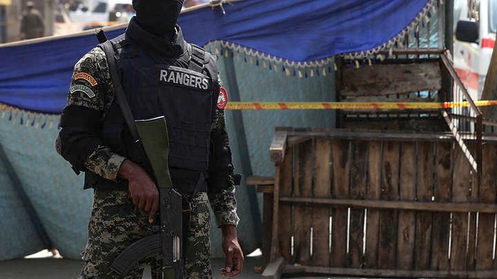 Τουλάχιστον 25 νεκροί σε επίθεση βομβιστή-καμικάζι στη Λαχόρη