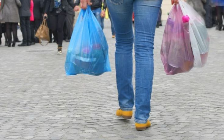 Δείτε πόσο θα κοστίζει η πλαστική σακούλα από το 2018