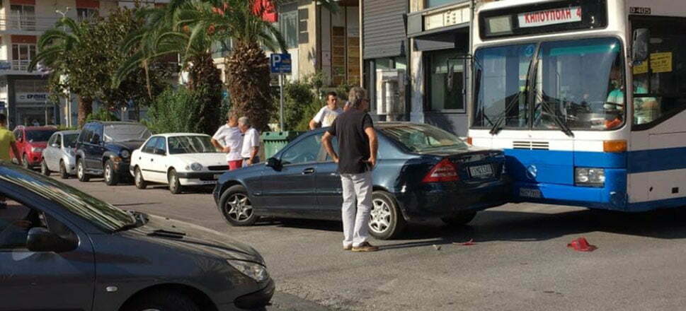 Καβάλα: Βουλευτής του ΣΥΡΙΖΑ πήγαινε ανάποδα σε μονόδρομο και τράκαρε με λεωφορείο