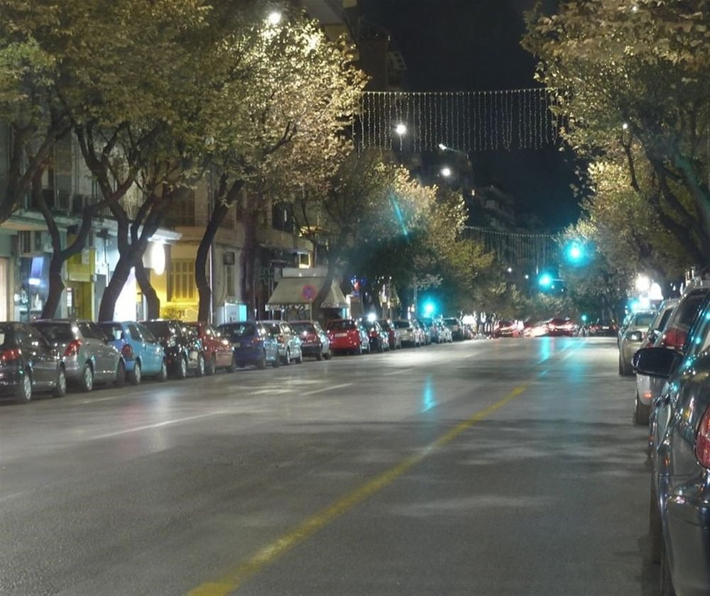 Ο δήμος Θεσσαλονίκης μας άλλαξε τα… φώτα (κυριολεκτικά)