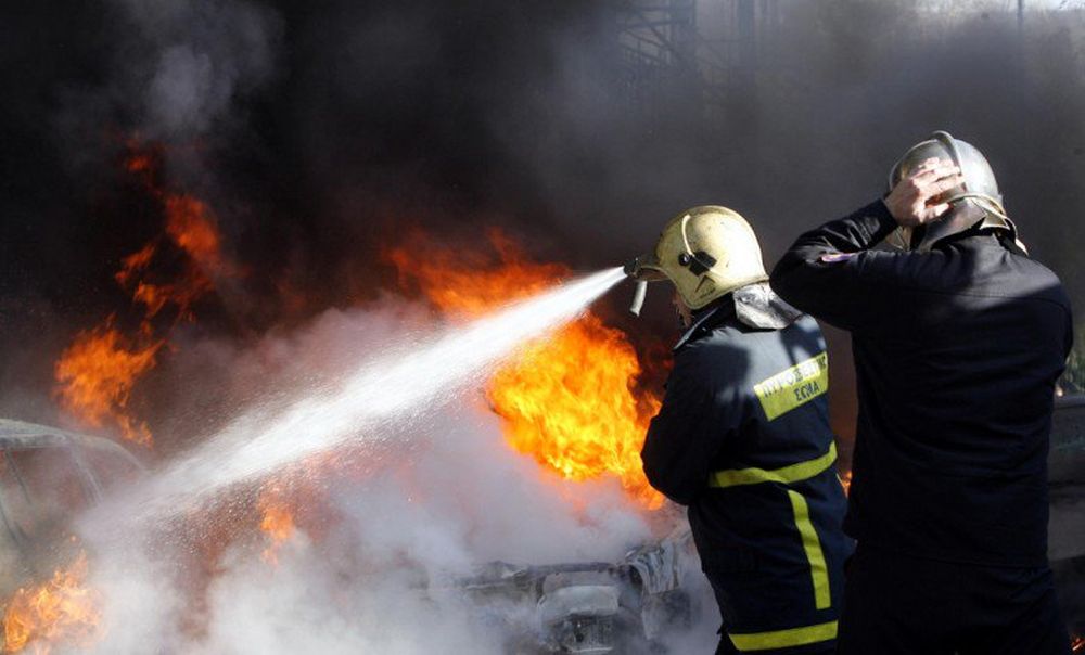 Πριν λίγο: Αυτοκίνητο πήρε φωτιά στο κέντρο της Θεσσαλονίκης