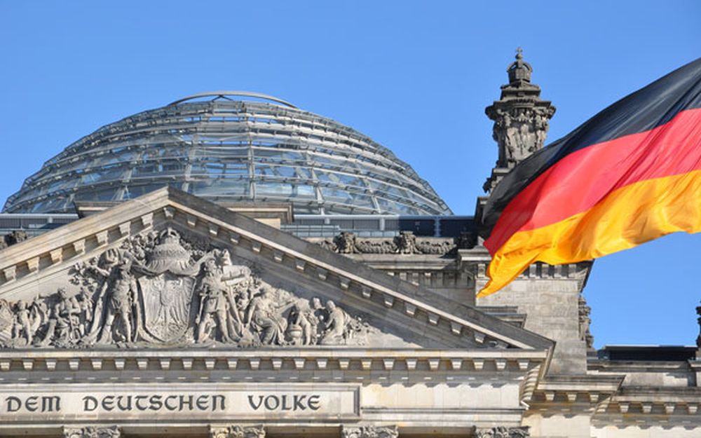 Γερμανία: Αυξήσεις στους μισθούς των βουλευτών