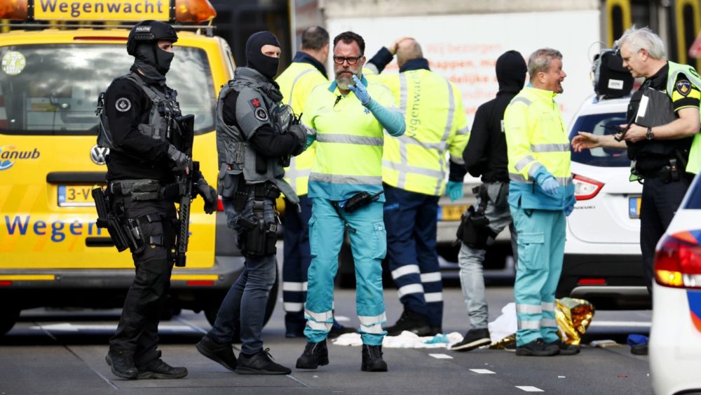 Ολλανδία: Τρεις οι νεκροί από την επίθεση – Ασύλληπτος ο δράστης