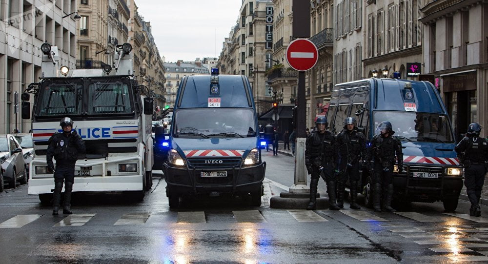 Συλλήψεις υπόπτων στη Γαλλία -Φέρεται ότι σχεδίαζαν επίθεση εναντίον των δυνάμεων ασφαλείας
