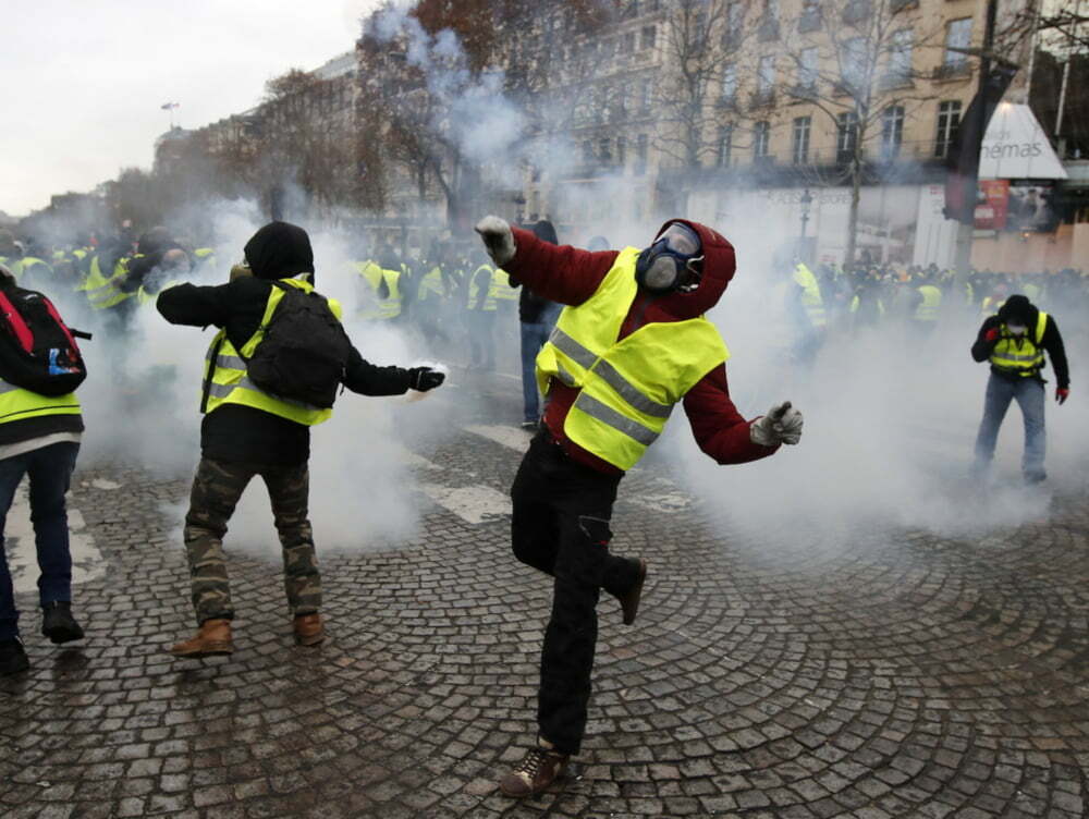 Γαλλία: Νέα επεισόδια στη διαδήλωση των «κίτρινων γιλέκων»