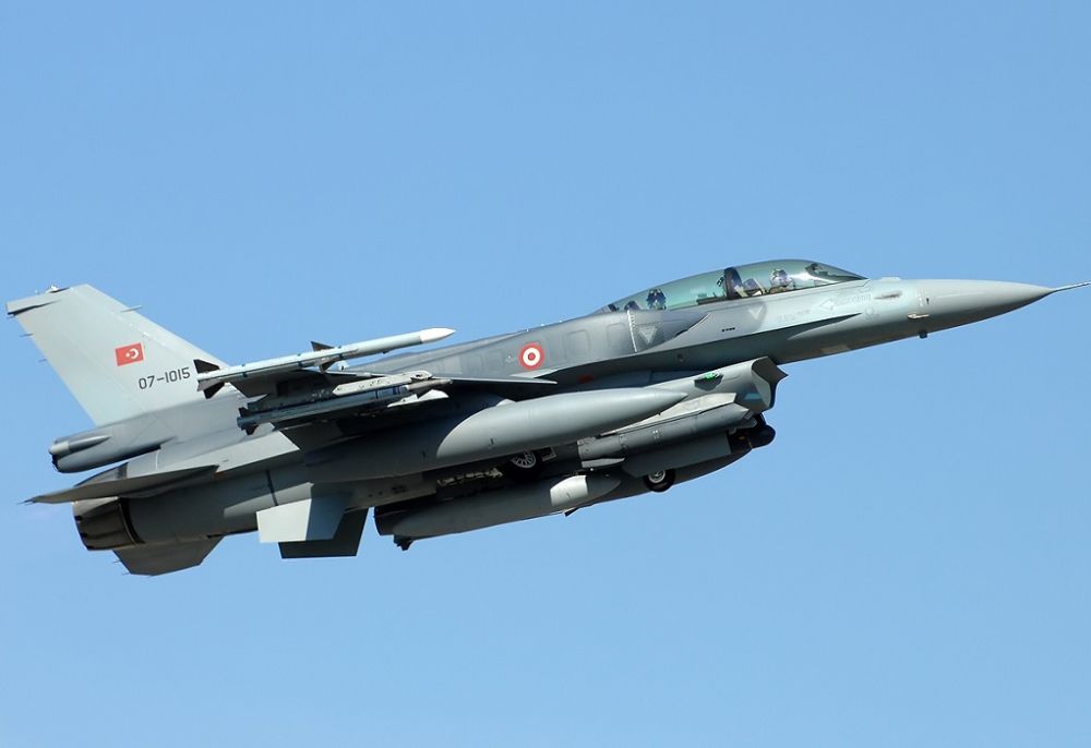 Τουρκικά F-16 πέταξαν πάνω από το Αιγαίο