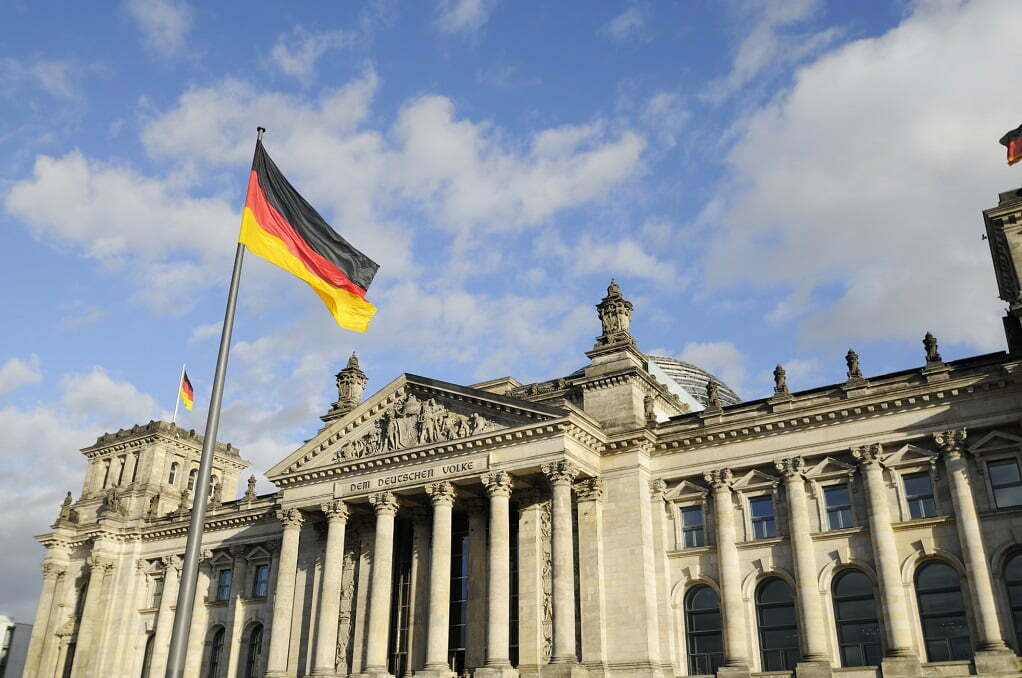 Γερμανία: «Λογική» κρίνει την υποχρέωση εμβολιασμού το Ανώτατο Συμβούλιο Δεοντολογίας και Ηθικής