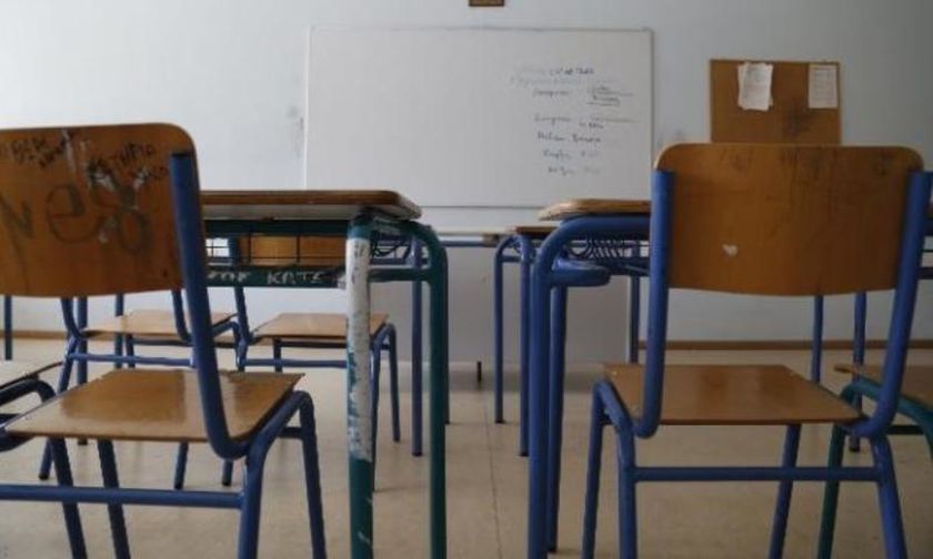 Θεσσαλονίκη: Μαθητής καταγγέλλει επίθεση με σιδερογροθιά μέσα στην αυλή του σχολείου – Συνελήφθη 14χρονος