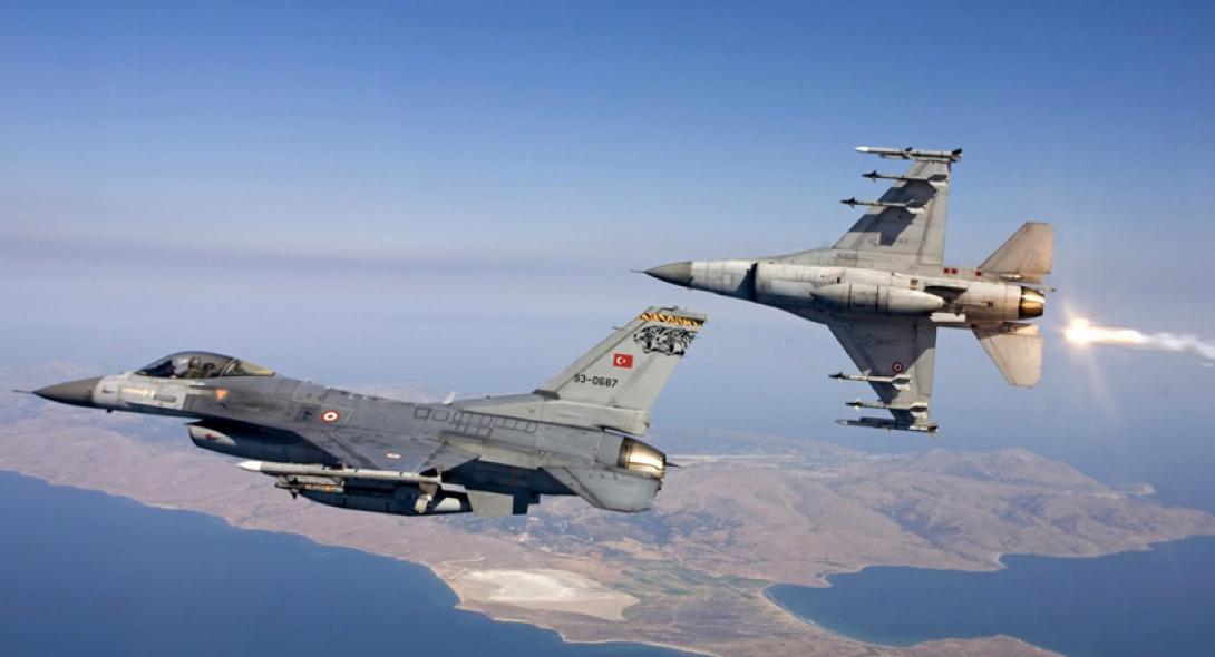 Εμπλοκές και 21 παραβιάσεις στο Αιγαίο από Τουρκικά αεροσκάφη