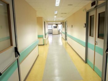 Ρόδος: Εικόνες ντροπής στο νοσοκομείο – Άθλιες συνθήκες
