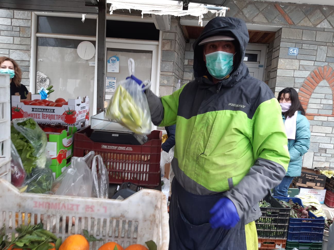 Θεσσαλονίκη: Φρούτα και λαχανικά από τον πάγκο της λαϊκής αγοράς στην πόρτα του καταναλωτή