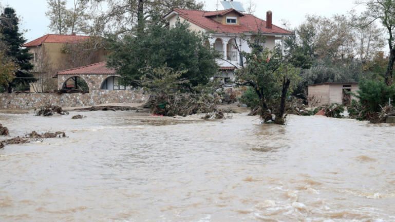 Χαλκιδική: Ζημιές από τις πλημμύρες κατολισθήσεις στη Σιθωνία