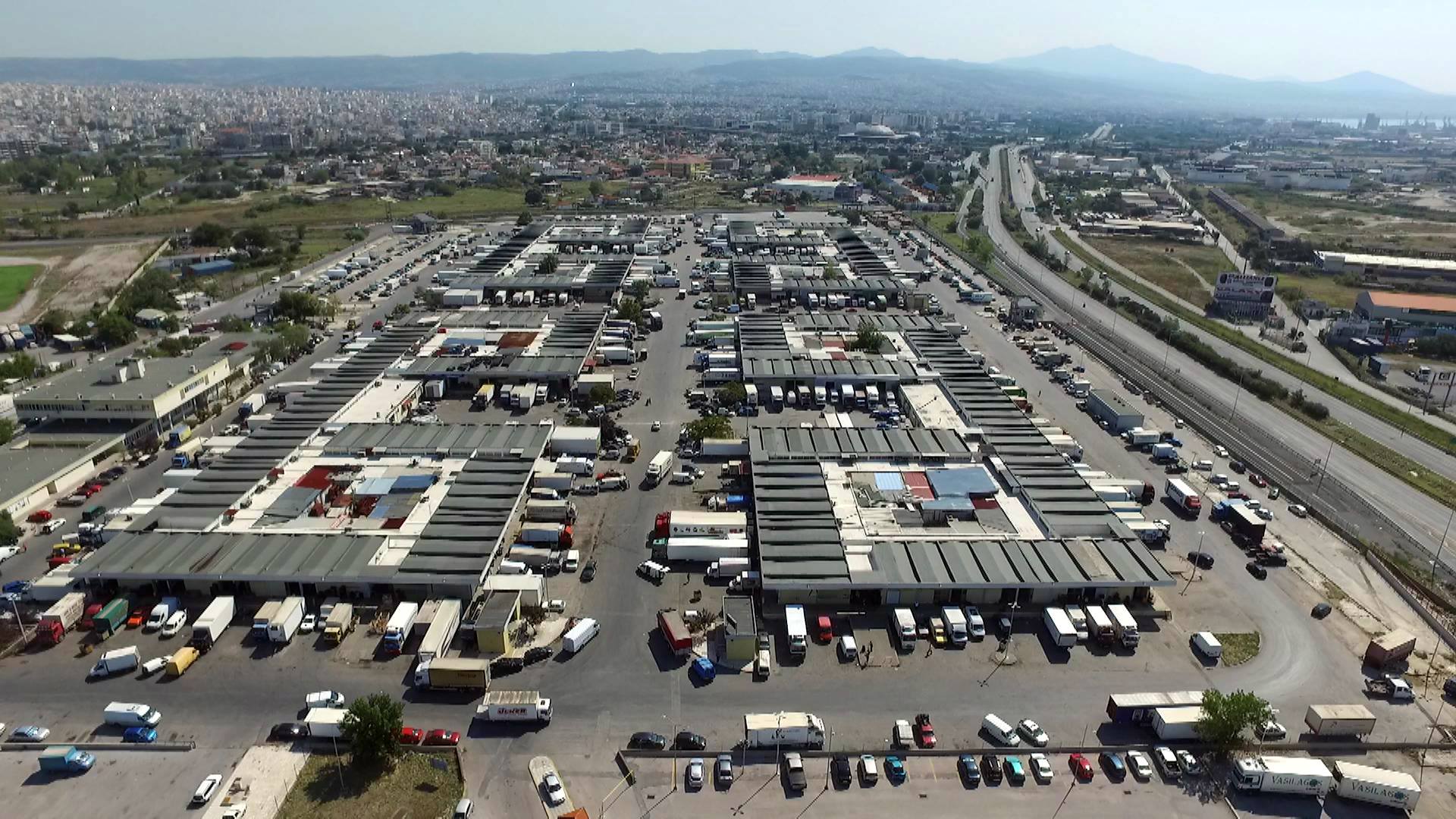 «Στραγγαλίζουν» τη λαχαναγορά Θεσσαλονίκης με αυξήσεις – σοκ τελών εισόδου