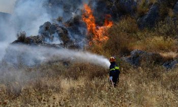 Αττική: Πυρκαγιά στα Άνω Λιόσια