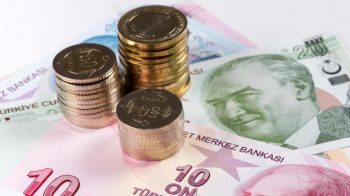 Τουρκία: Σε νέο ιστορικό χαμηλό η ισοτιμία της λίρας έναντι του αμερικανικού δολαρίου